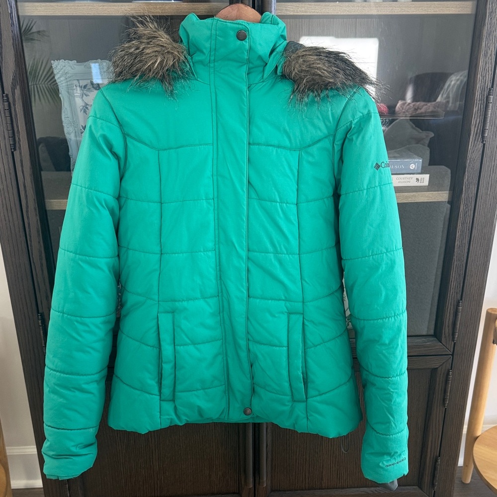 Women's  Columbia green Puffer Jacket with Faux Fur Hood